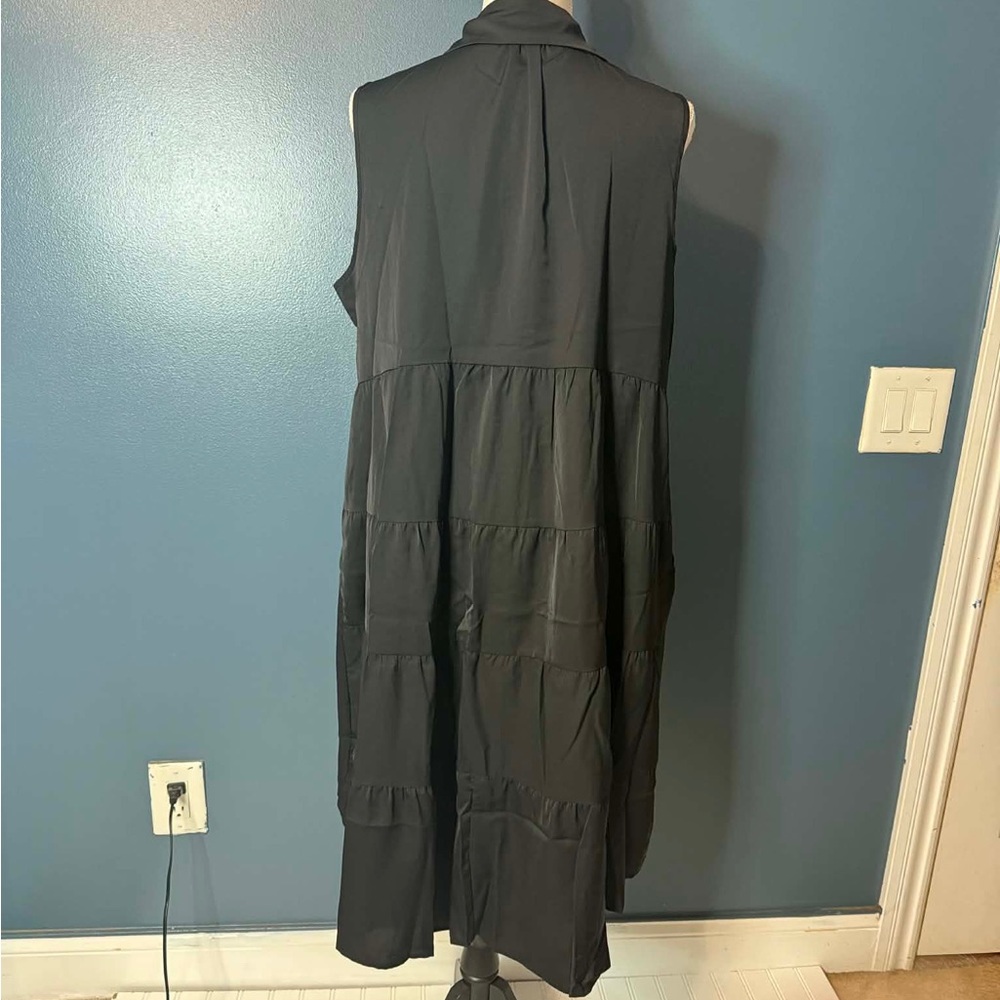Sleeveless Button-Front Tiered Shirt Midi Dress - BlackLarge (228) - Picture 2 of 5